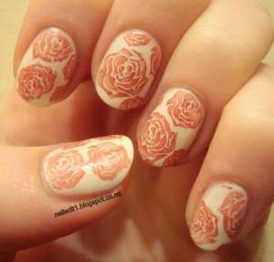 nails-roses